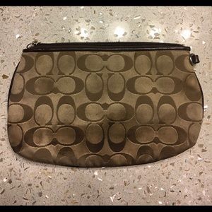 Coach Bags - Coach Zip Wallet Coach Bags - Coach Zip Wallet